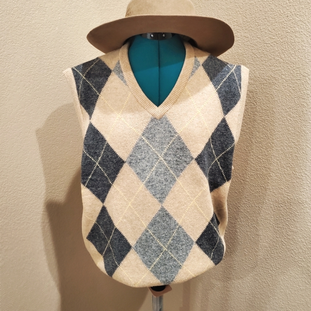 L L. BEAN ARGYLE TAN WOOL SWEATER VEST LARGE